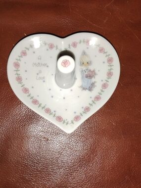 Precious Moments Heart-Shaped Jewelry Ring Holder White with Pink Rose Accent